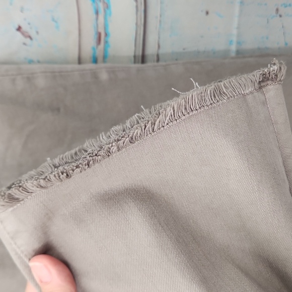 RFM Los Angeles High Rise Cropped Raw Hem Jeans - Picture 3 of 8